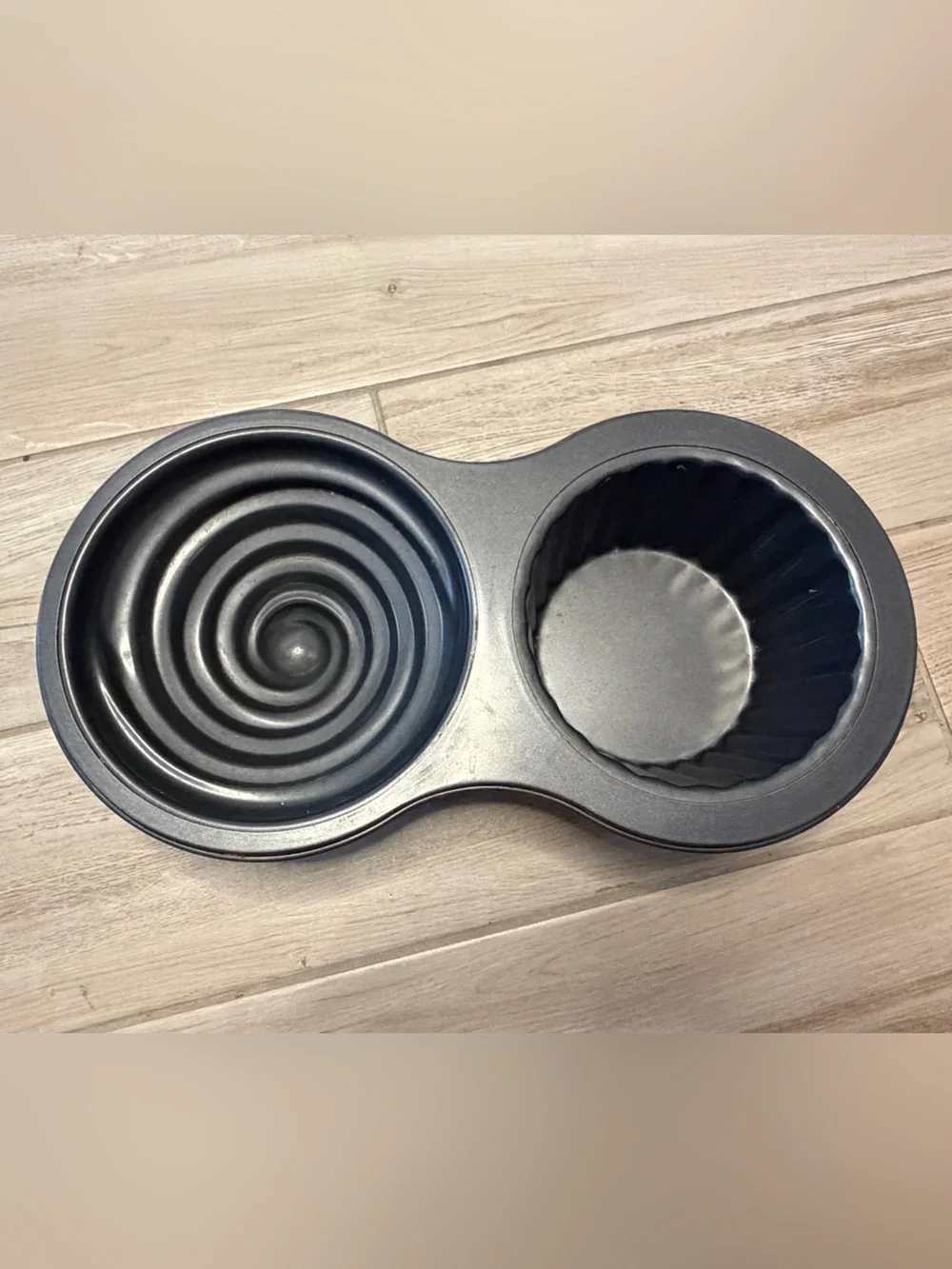 Giant Cupcake Nonstick Baking Pan